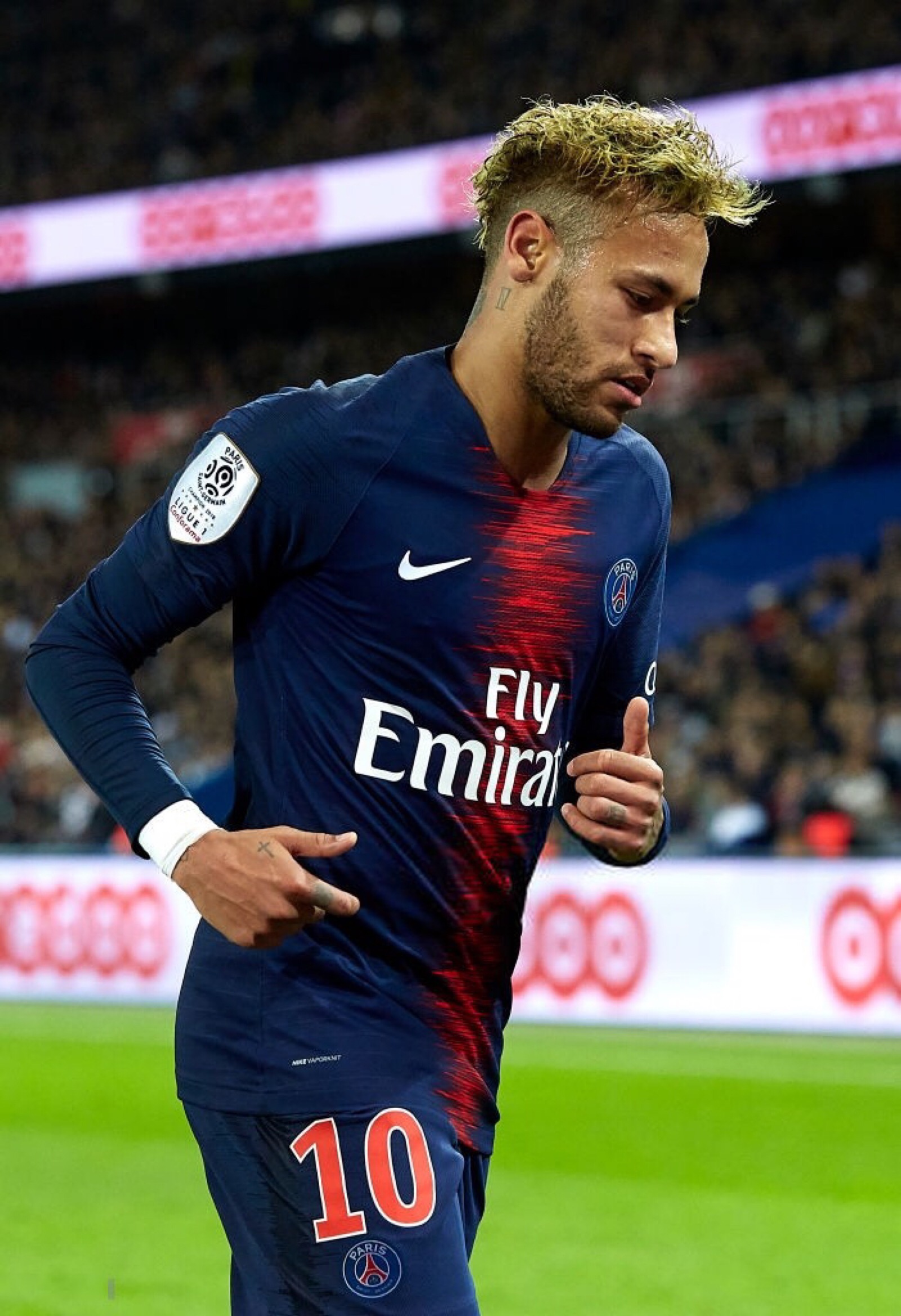 掘金约基奇豪取三双助球队连胜