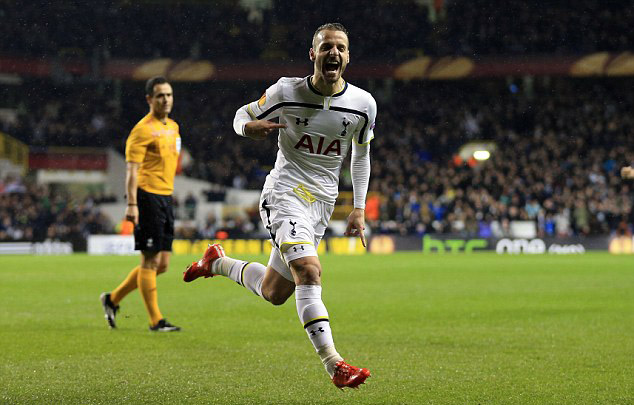 媒体人：CBA新赛季特许鞋名单仅剩胡明轩和赵继伟