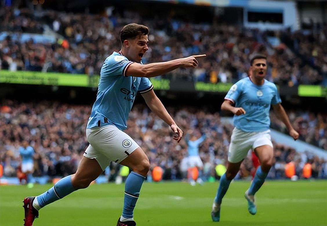 欧冠进球榜更新：梅西连续破门,（欧冠射手榜刷新：梅西连场进球）