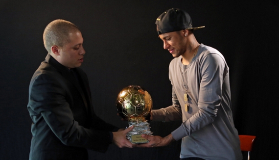 鲁尔：多特尚未联系昆滕-廷贝尔，球员在规划下一步生涯