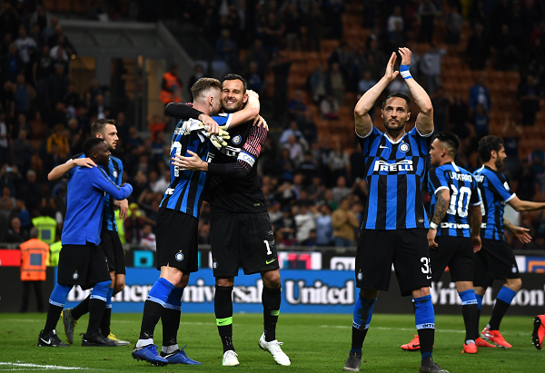 世欧预战报：巴克斯塔斯破门+染红，十人希腊3-2苏格兰（世预赛欧洲区：巴卡塞塔斯先破门后染红，10人希腊3-2力克苏格兰）