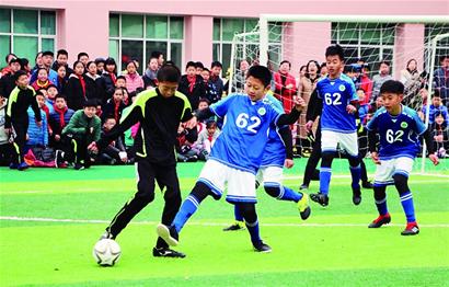 国家德比维尼修斯不满被换后，阿隆索让米利唐去跟他谈谈