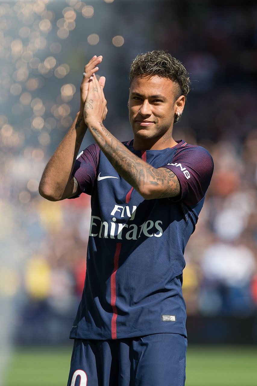 意天空：劳塔罗已回国米参加合练，预计和图拉姆首发出战德比