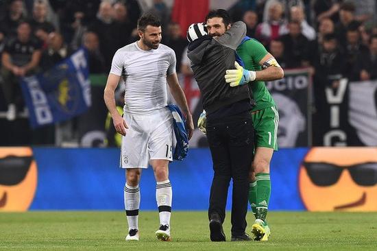 马内本场6脚射正，创非洲杯2010年以来球员单场射正纪录（马内单场6次射正，刷新2010年以来非洲杯个人射正纪录）