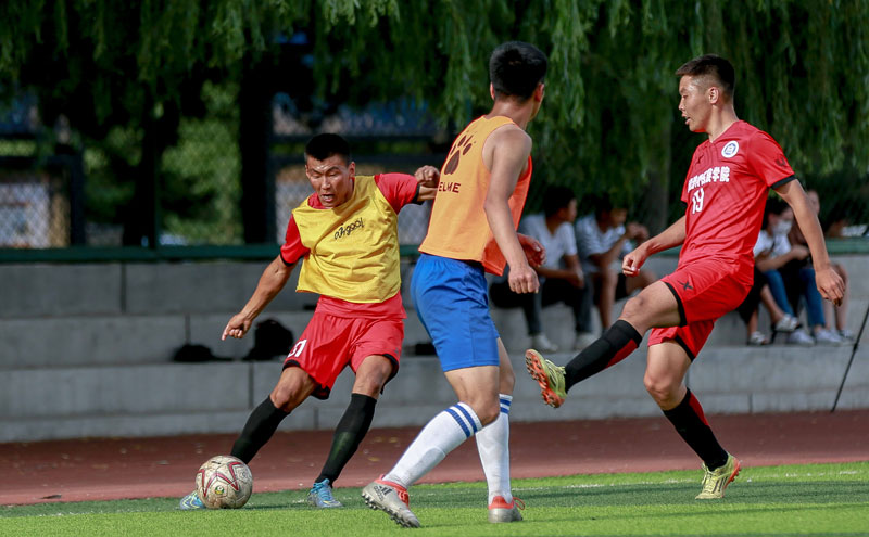 随着阿森纳2-0，切尔西1-3，利物浦1-1，英超最新积分榜出炉