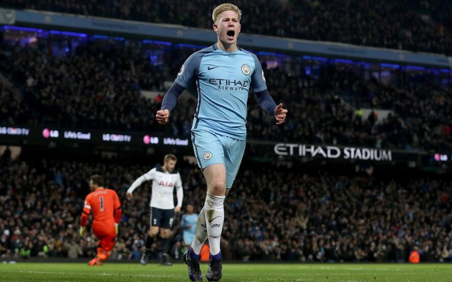 中超：上海海港主场4-1击败深圳队